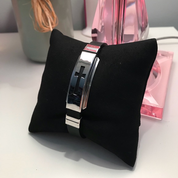 Stainless Steel Cross Rubber Bracelet - Picture 4 of 4